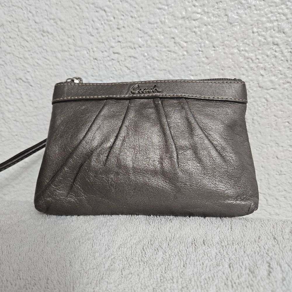 Coach wristlet gray